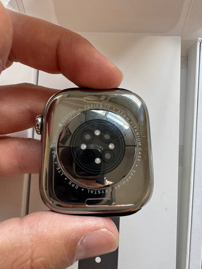 Apple Watch 10 46mm Natural Titanium
